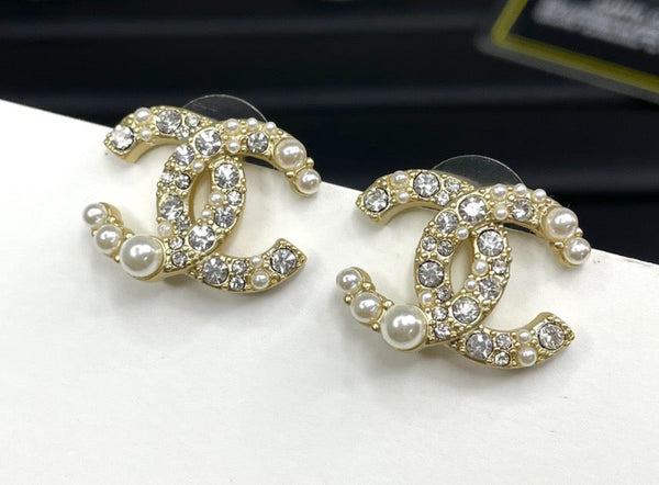 Chanel crystal pearl earring studs CC logo ES10022