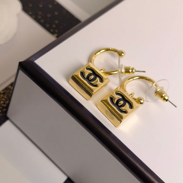 Chanel HALF CIRCLE DROP DANGLE EARRINGS GOLD TONE ec.30017