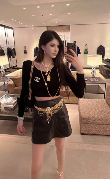 Chanel CC Belt or long pearl lion necklace in gold tone NL10073