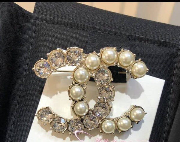 CHANEL PEARL BROOCH BH.40053