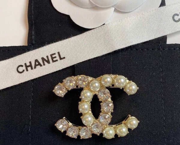 CHANEL PEARL BROOCH BH.40053