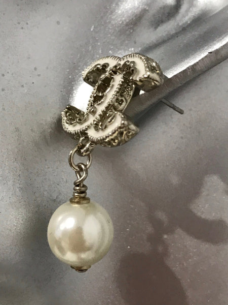 Chanel Drop Dangle Earrings Enamel Ed20026